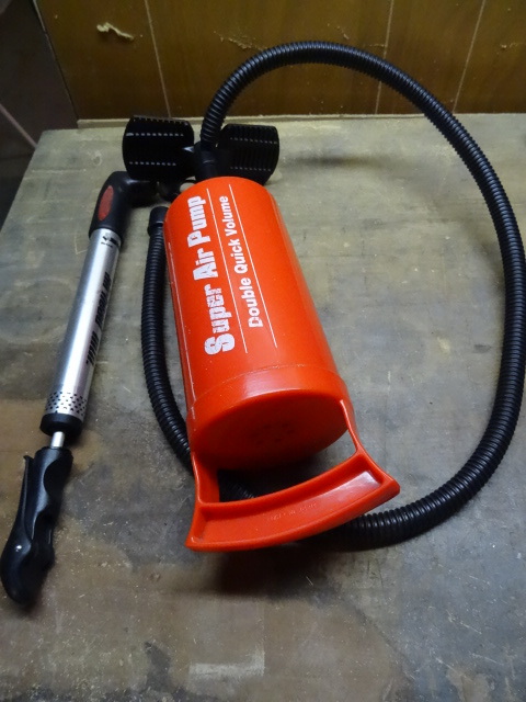 lot 218 image: 2 Air Pumps
