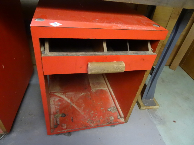 lot 220 image: Tool Box on Wheels One Drawer