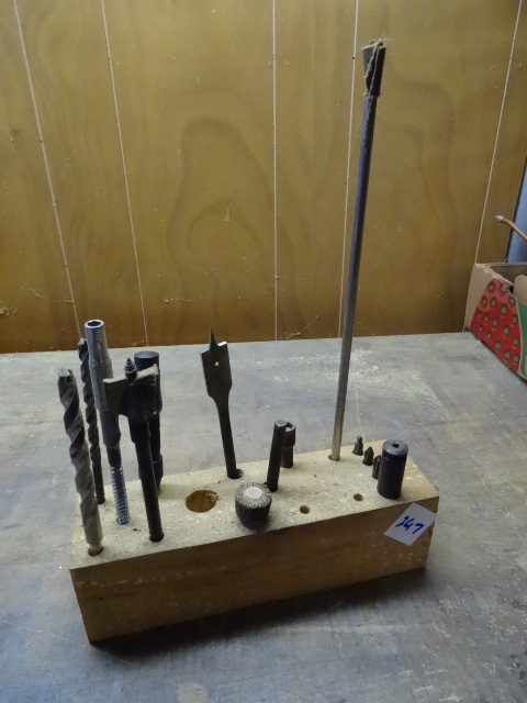 lot 247 image: Misc Drill Bits and Screw Gun Bits