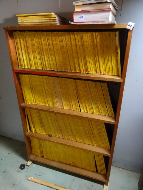 lot 266 image: Wood Shelving Unit 31 X 9 X 49