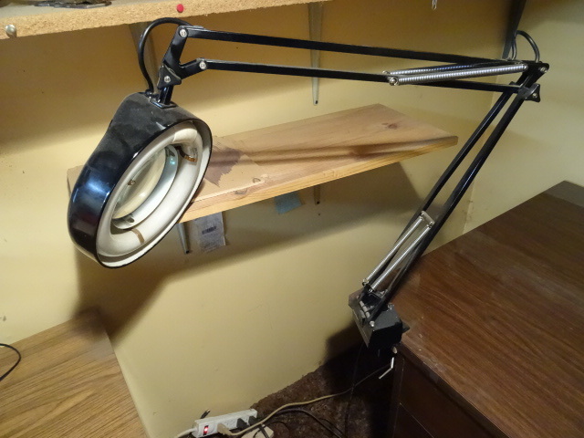 lot 276 image: Clamp on Magnifying Light