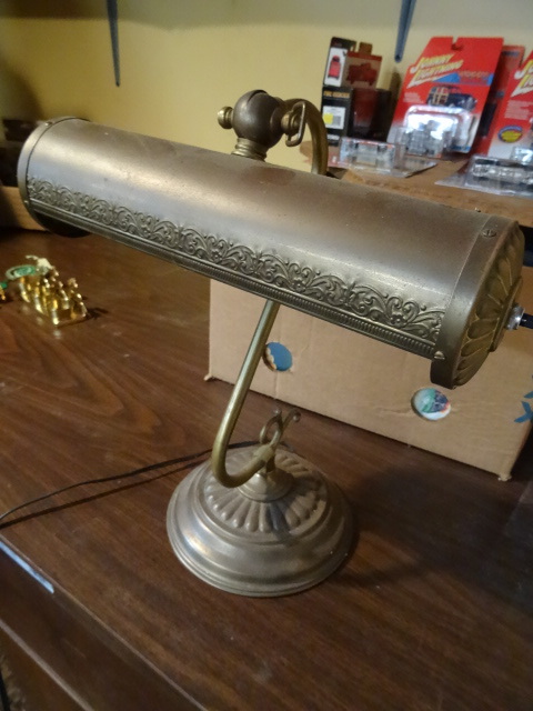 lot 295 image: Brass Lamp Table Top Desk