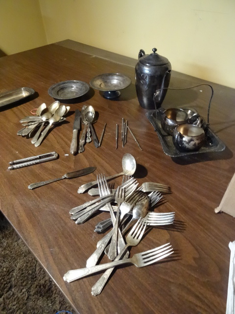 lot 297 image: Misc Silverplated Items