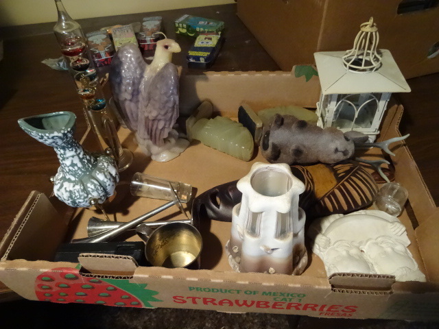 lot 302 image: Misc Candles and Home Dcor