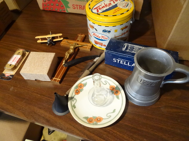lot 309 image: Misc Wooden Crucifix, Vintage Razor