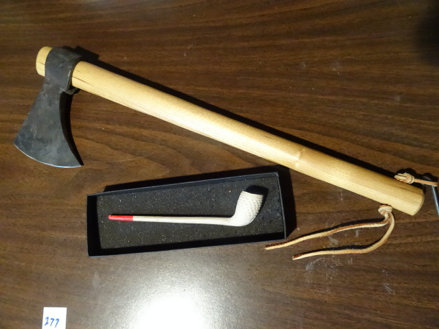 lot 311 image: Clay Pipe in Box. German. Tomahawk.
