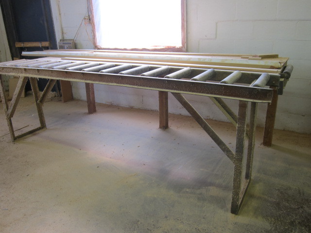 lot 15 image: Roller Conveyor