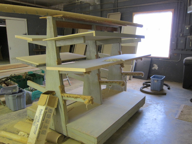 lot 18 image: Tree Rack