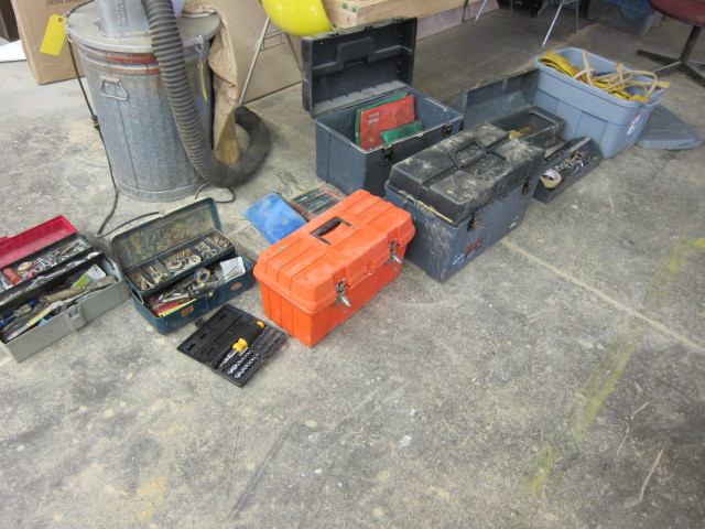 lot 60 image: Misc. Hardware and Tools