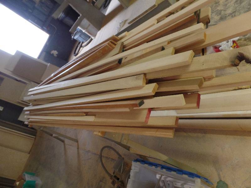 lot 74 image: Wood Trim