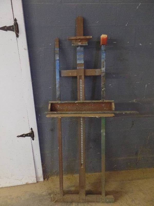 lot 82 image: Antique Easel