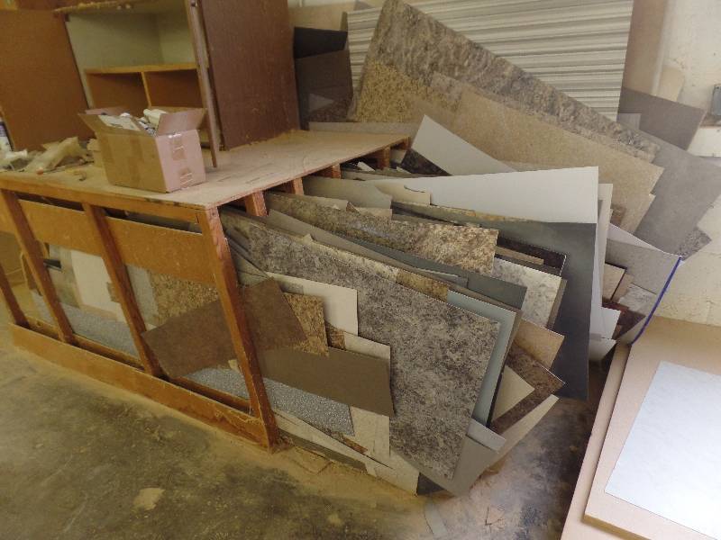 lot 85 image: Laminate Cut Offs