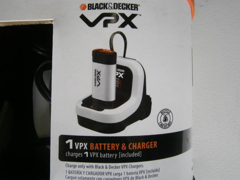 lot 14 image: Black & Decker VPX Flashlight, Battery & Charger