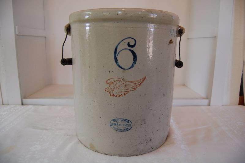 lot 2 image: Red Wing Crock