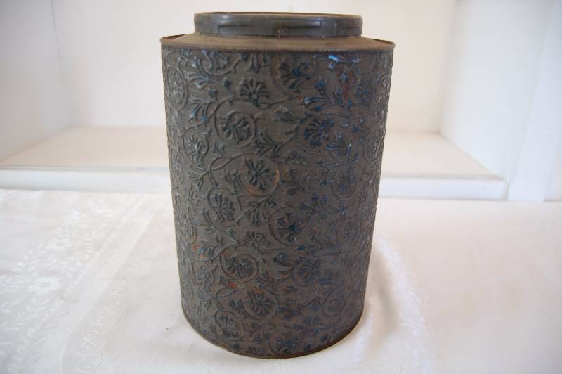 lot 3 image: Decorative Canister