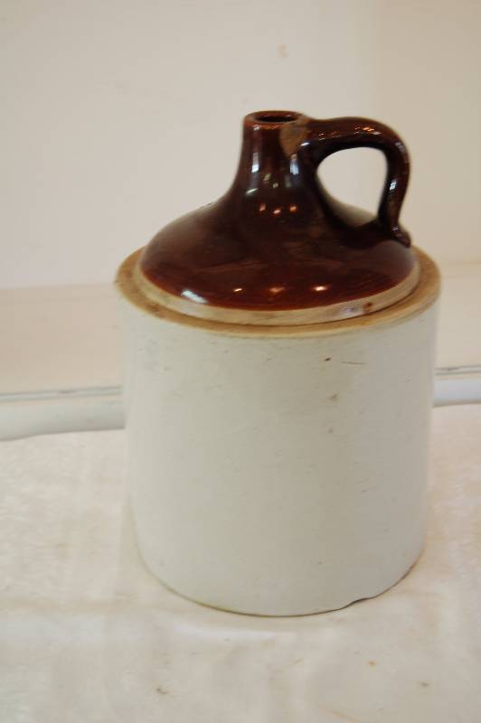 lot 14 image: Whiskey Jug
