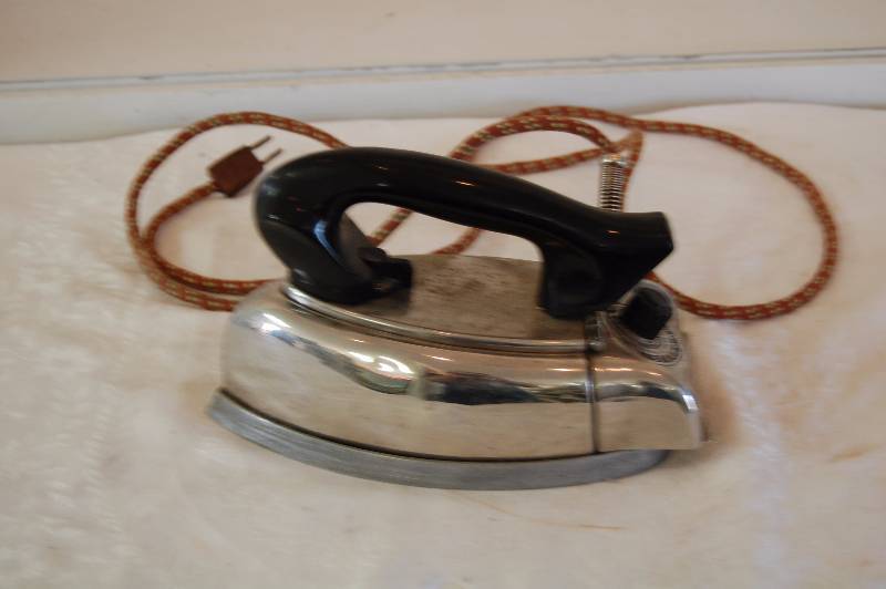 lot 17 image: Vintage Iron