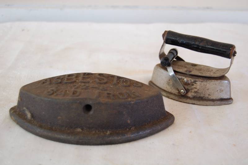 lot 21 image: Antique Irons