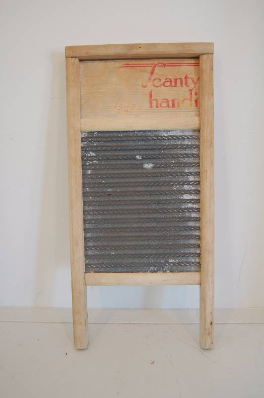 lot 25 image: Vintage Washboard