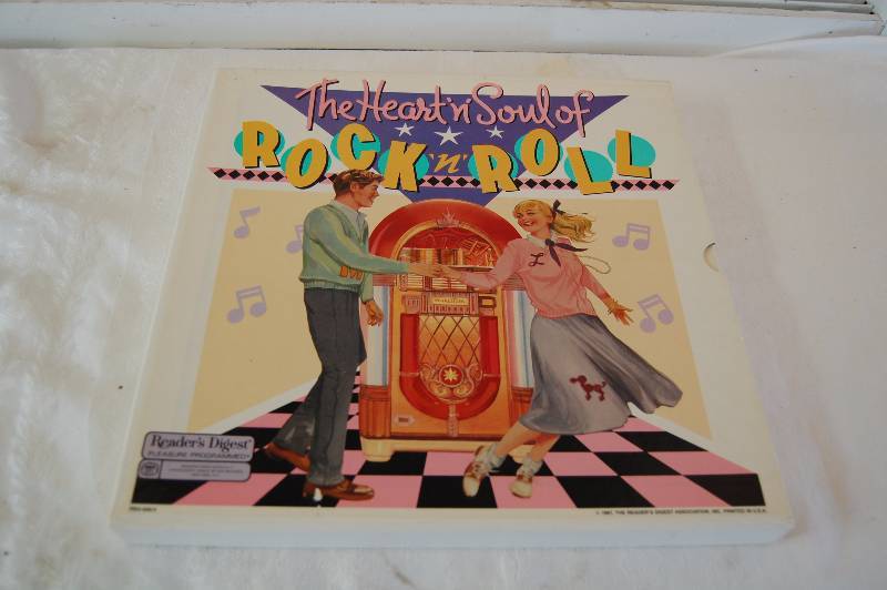 lot 29 image: Readers Digest Record Set