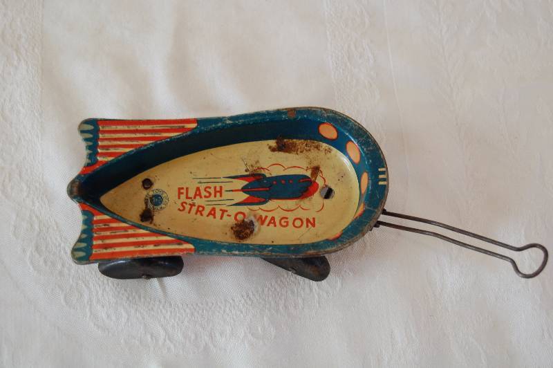 lot 39 image: Vintage Toy Wagon
