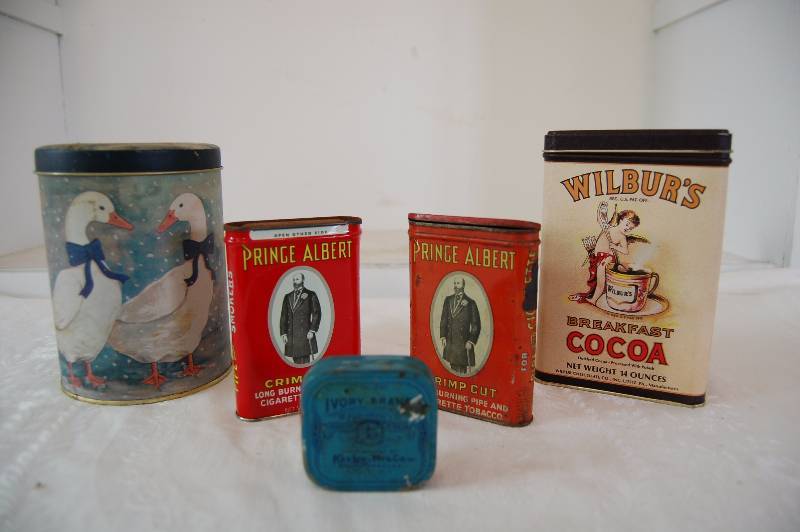 lot 55 image: Vintage Tins