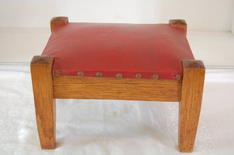 lot 65 image: Foot Stool