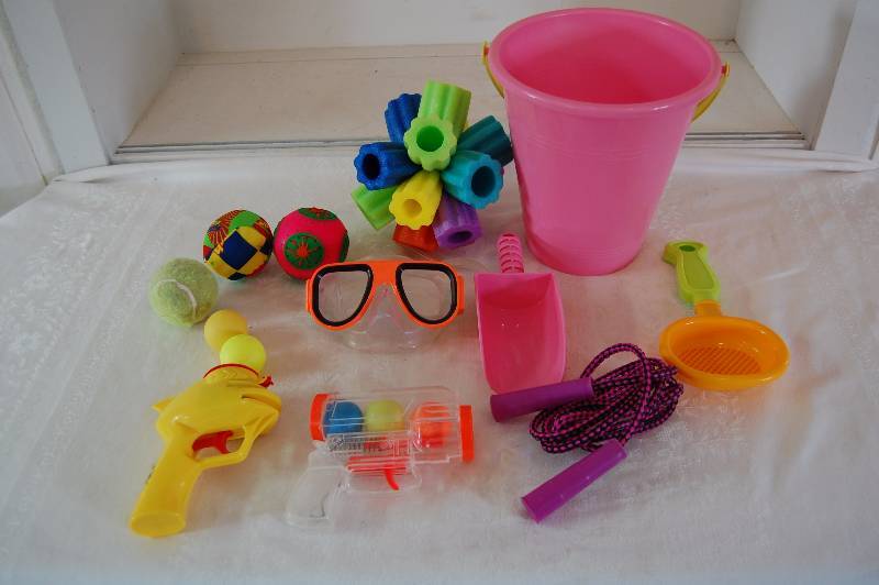 lot 88 image: Assorted Summer Toys