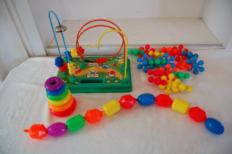 lot 108 image: Childrens Toys