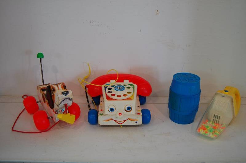 lot 112 image: Vintage Toys