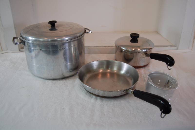 lot 119 image: Pots and Pans