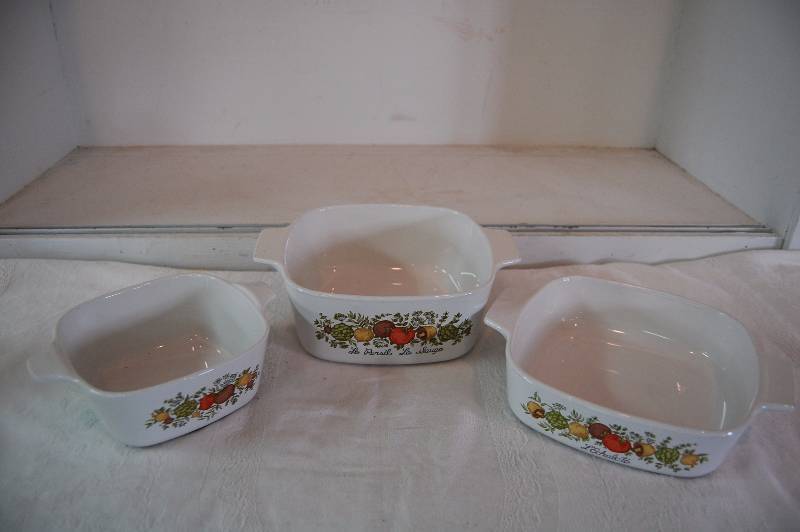 lot 123 image: Assorted Housewares