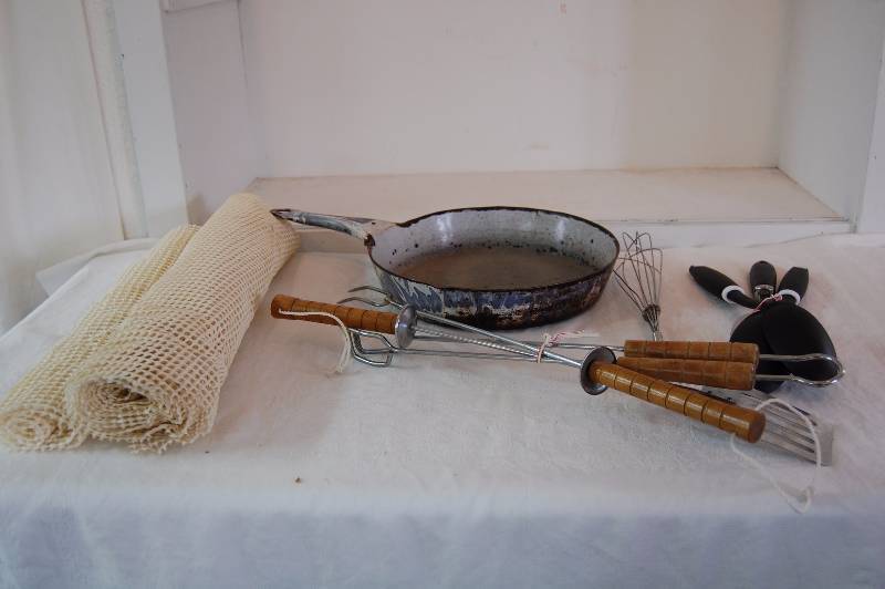 lot 124 image: Assorted Housewares