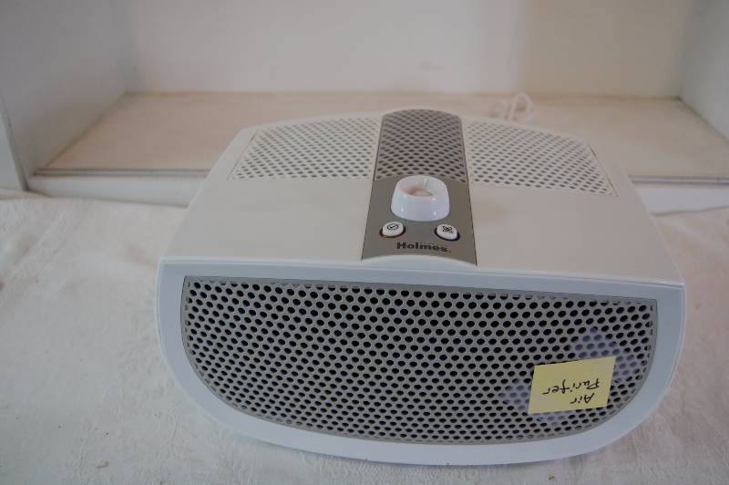 lot 129 image: Air Purifier