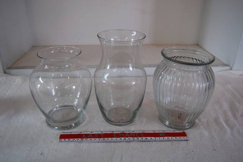 lot 134 image: Assorted Glass Vases