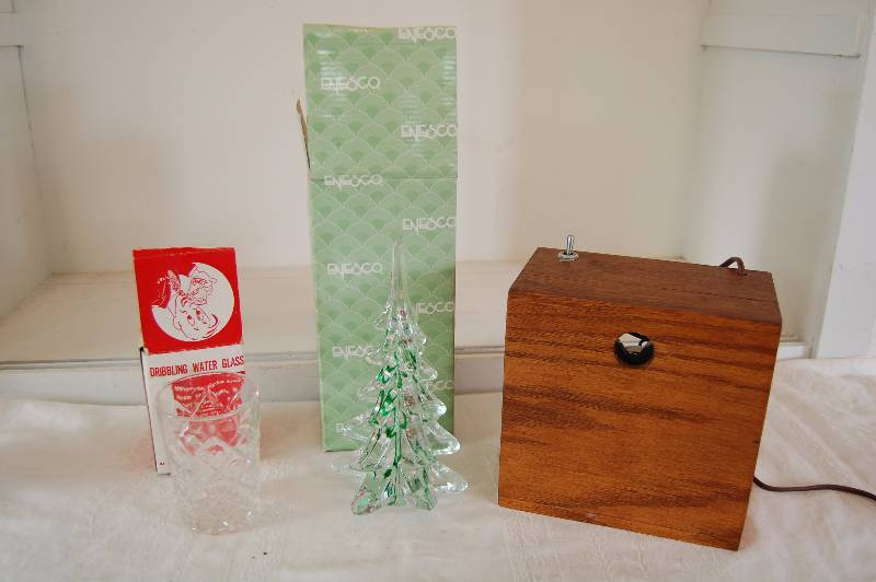 lot 141 image: Assorted Home Dcor