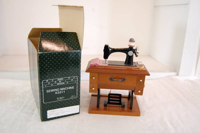 lot 148 image: Sewing Machine Music Box