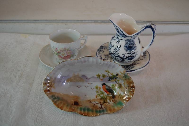 lot 150 image: Assorted Dishes