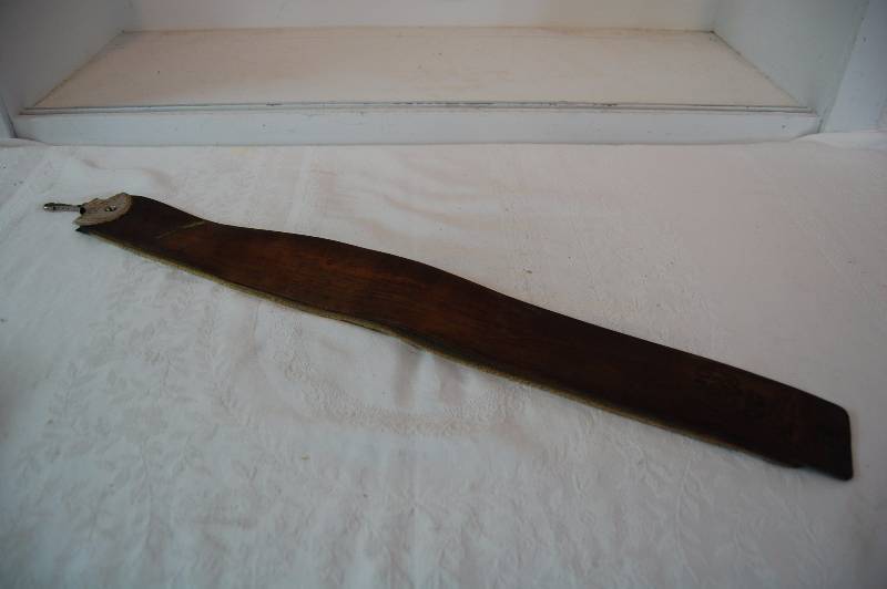 lot 157 image: Vintage Razor Strap