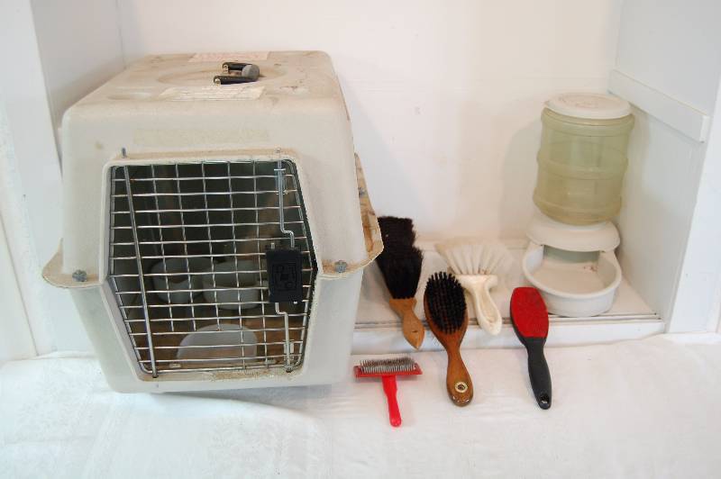 lot 161 image: Pet Supplies