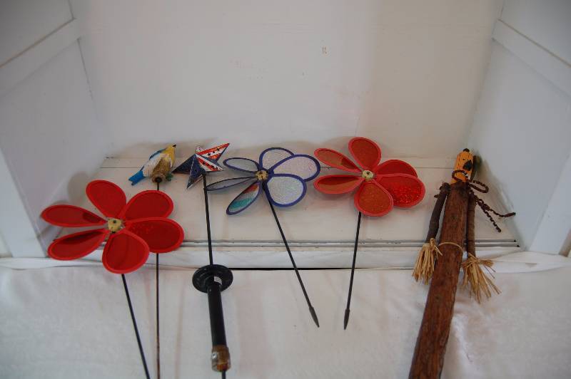 lot 168 image: Yard Dcor