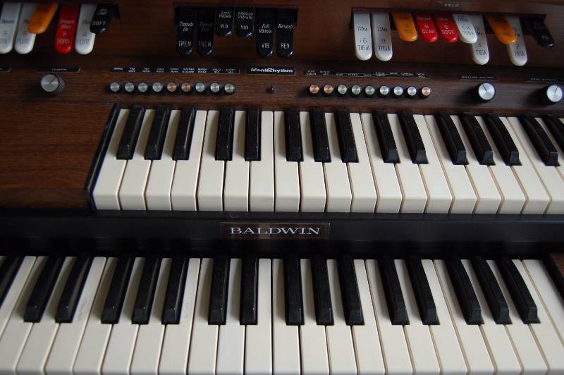 lot 321 image: Electric Organ