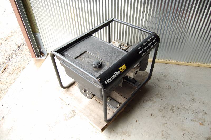 lot 220 image: Portable Generator
