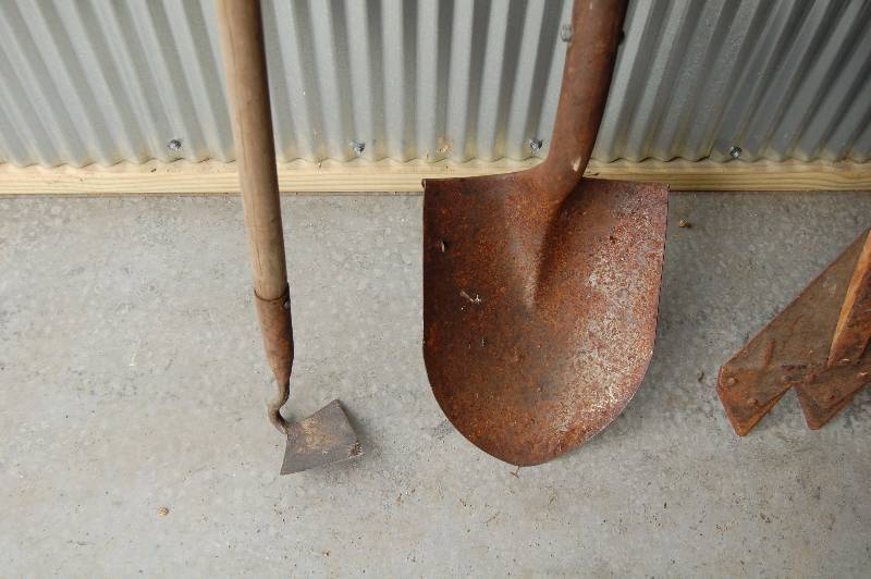 lot 242 image: Yard and Garden Tools