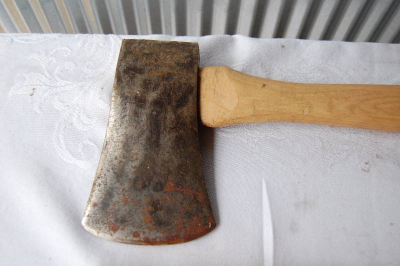 lot 250 image: Hatchets