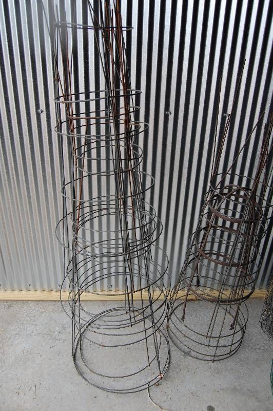 lot 277 image: Garden Fencing