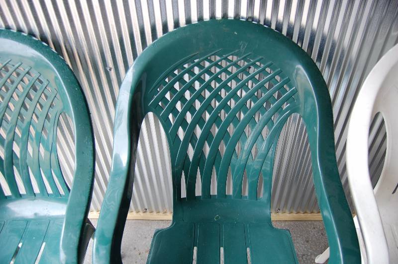 lot 278 image: Plastic Deck Chairs