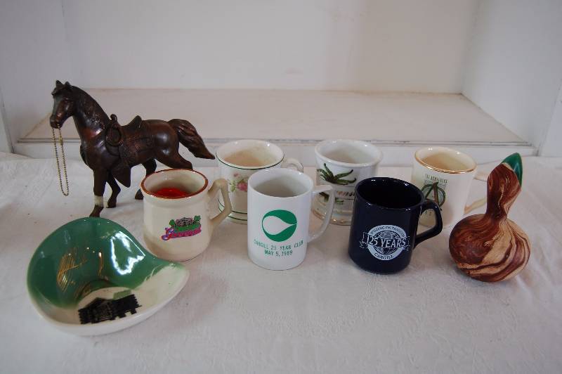 lot 139 image: Assorted Glassware and Home Dcor