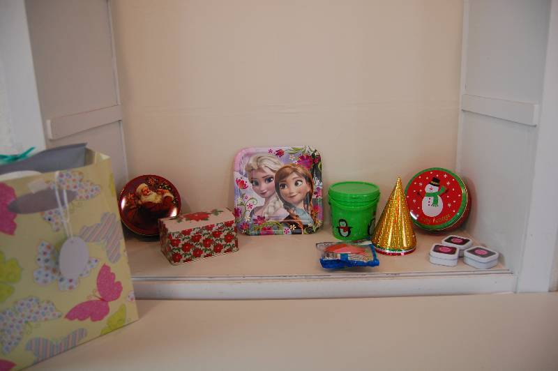 lot 177 image: Assorted Holiday Accessories