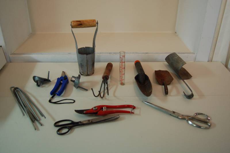 lot 185 image: Garden Tools